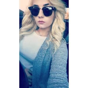 Meet your Posher, Abbey